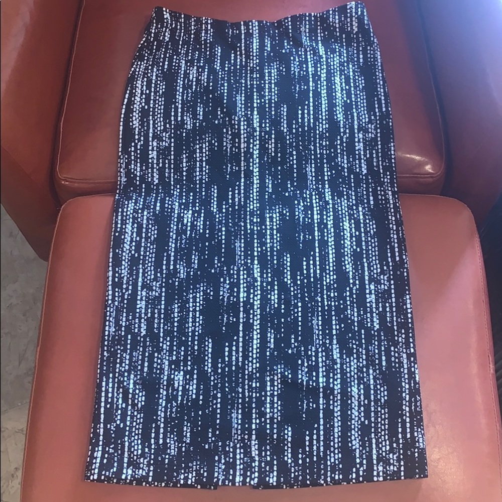 High pencil skirt with back slit